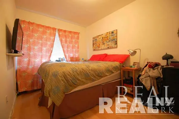 Rented by REAL New York | media 11