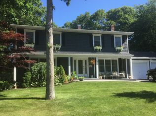 45 Canterbury Dr, Hauppauge, NY 11788