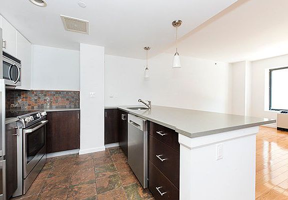 4th image of 189 Avenue C APT 2A