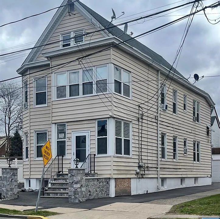 14-16 N 10th St #2
