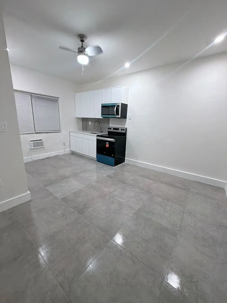 1965 Calais Drive - 3 — Photo 3
