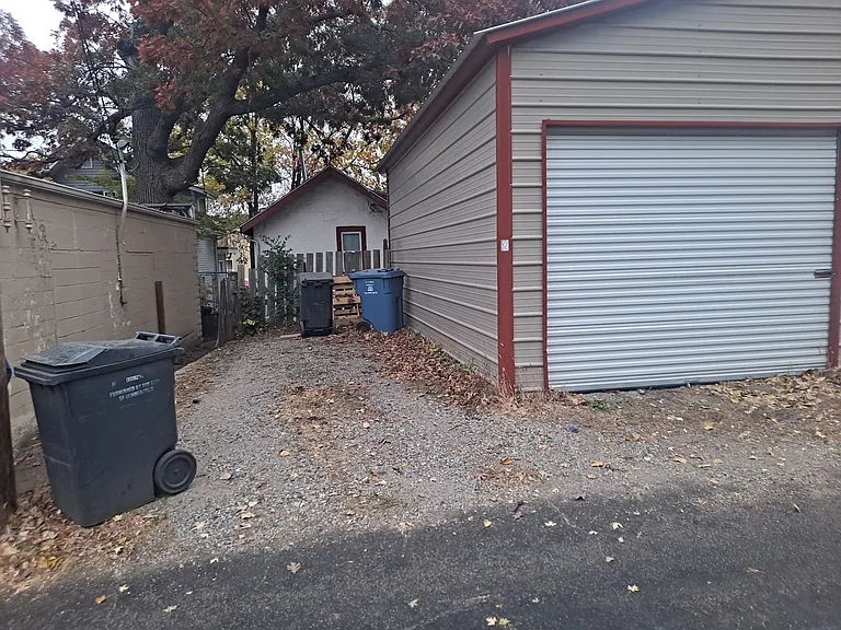 3651 Penn Ave N — Photo 10