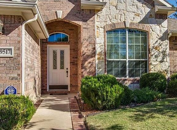 2nd image of 9517 Double Oak Ln