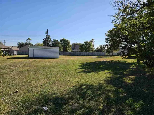 656 2nd St, Elgin, OK 73538