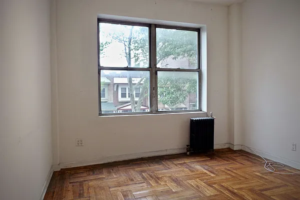 Rented by Albert Attias, LREB | media 9