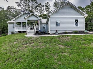 405 Old Post Trl, Talking Rock, GA 30175