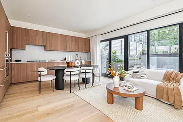 353 20th Street, #APTTH