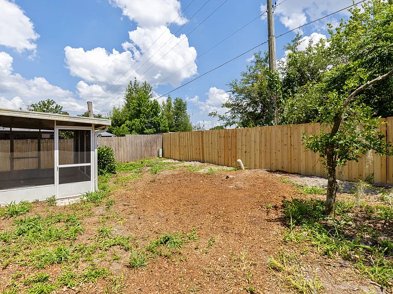 8026 Waldorf Ct — Photo 21