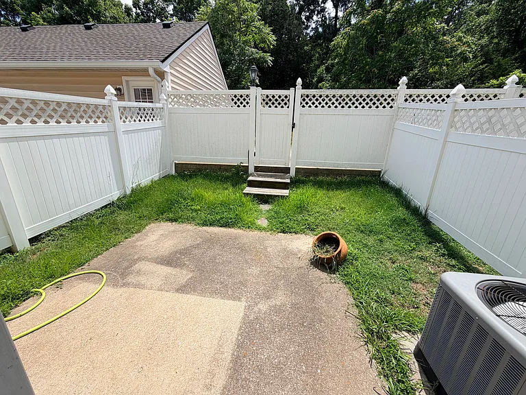 7031 Sunnywood Dr — Photo 4