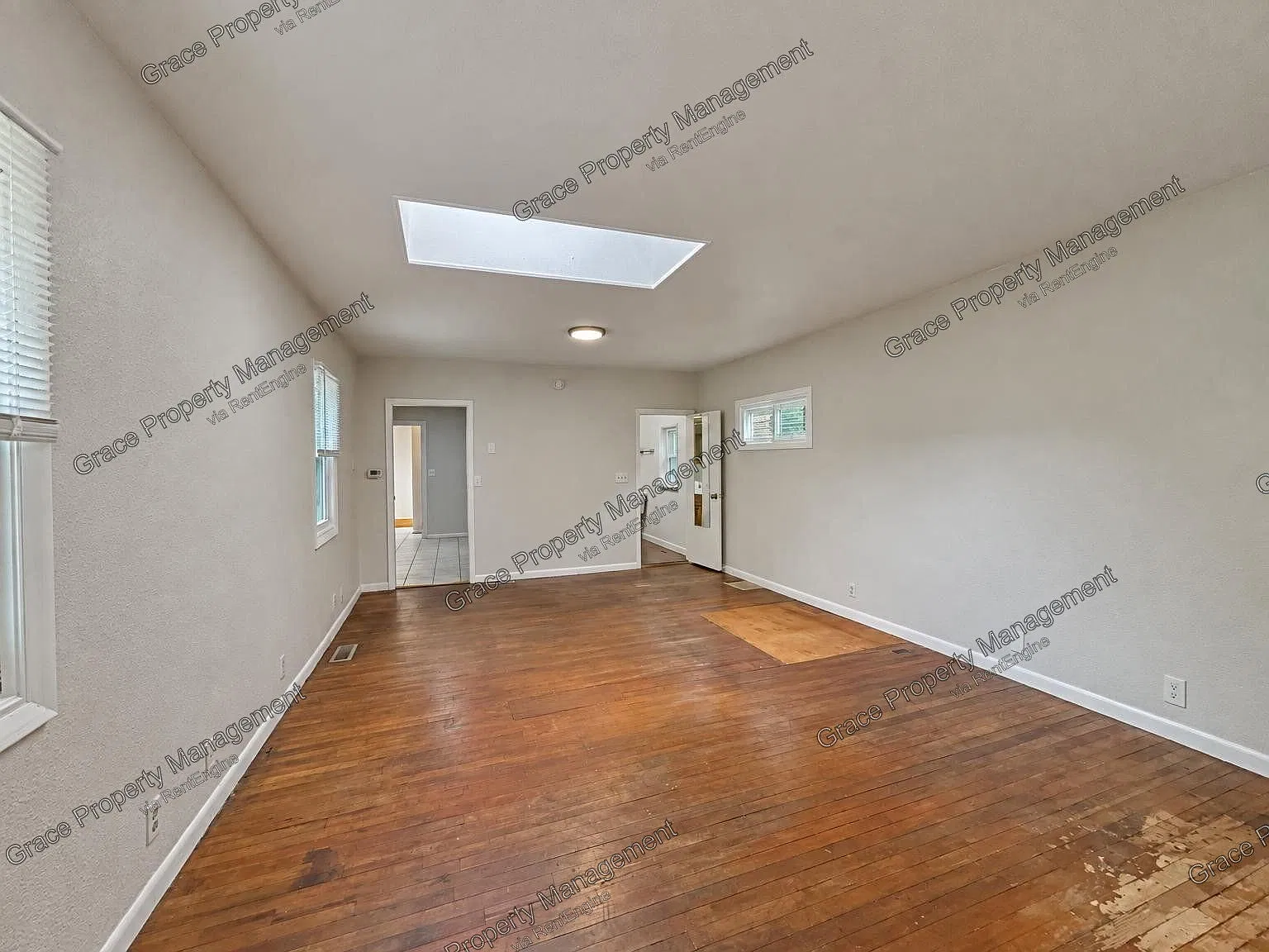 2 bed, 1.0 bath, 1101 sqft, $2,095 — Photo 3