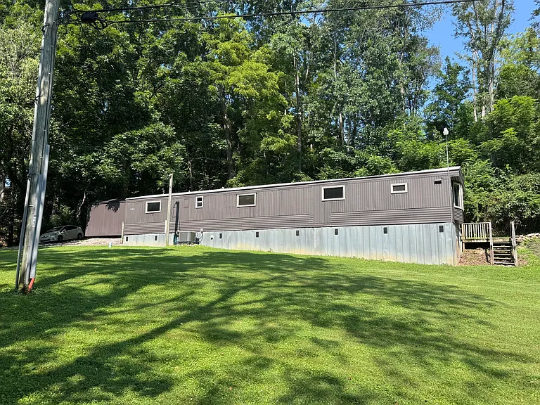 4096 Simpson Ln — Photo 1