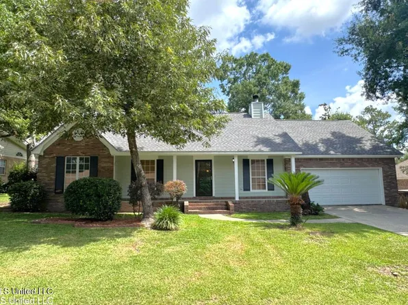 882 Maili Pl, Diamondhead, MS 39525