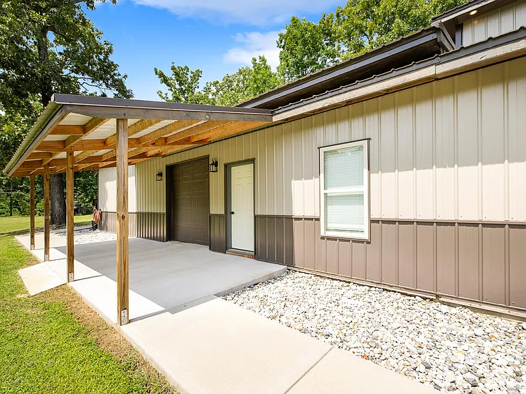 6121 Red Bud Ln — Photo 33