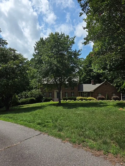 4 bed, 3.5 bath, 2929 sqft, $3,000 — Photo 2