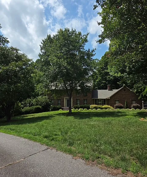 2385 River Run Dr — Photo 2