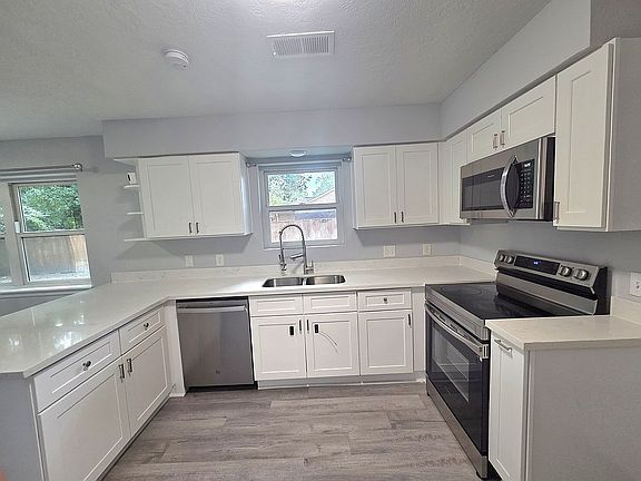 5th image of 116 Oakmont Dr