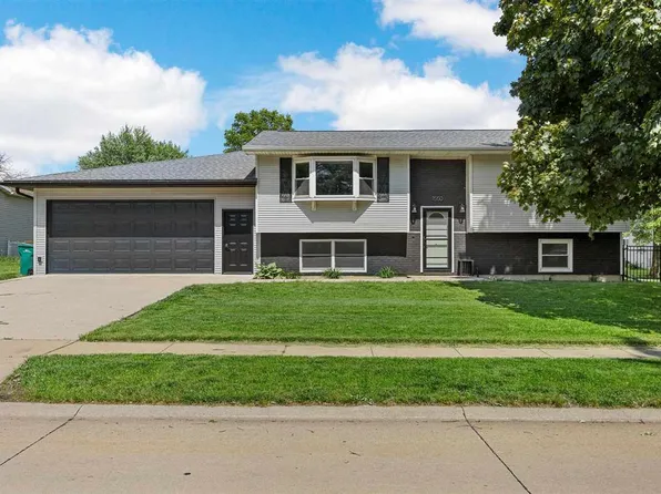1550 Hillcrest St, Ely, IA 52227