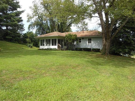 4th image of 1303 Beechwood Dr NE