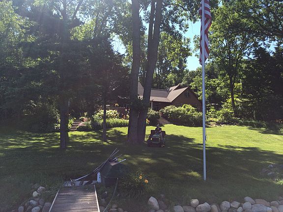 3rd image of 4730 Clear Lake Shore Dr
