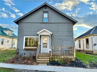 806 Ashton St, Ravenswood, WV 26164