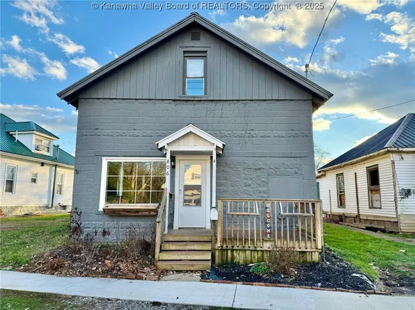 806 Ashton St, Ravenswood, WV 26164