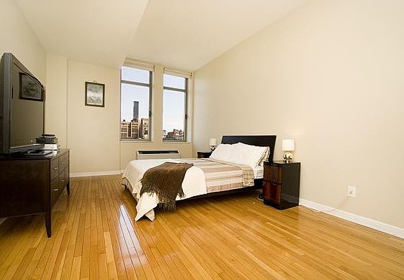 3rd image of 252 7th Ave APT 16L
