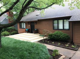 1061 N Pembroke Rd, Fayetteville, AR 72701