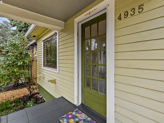 3rd image of 4935 NE Flanders St