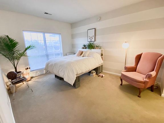 2nd image of 4870 Eisenhower Ave Unit 302