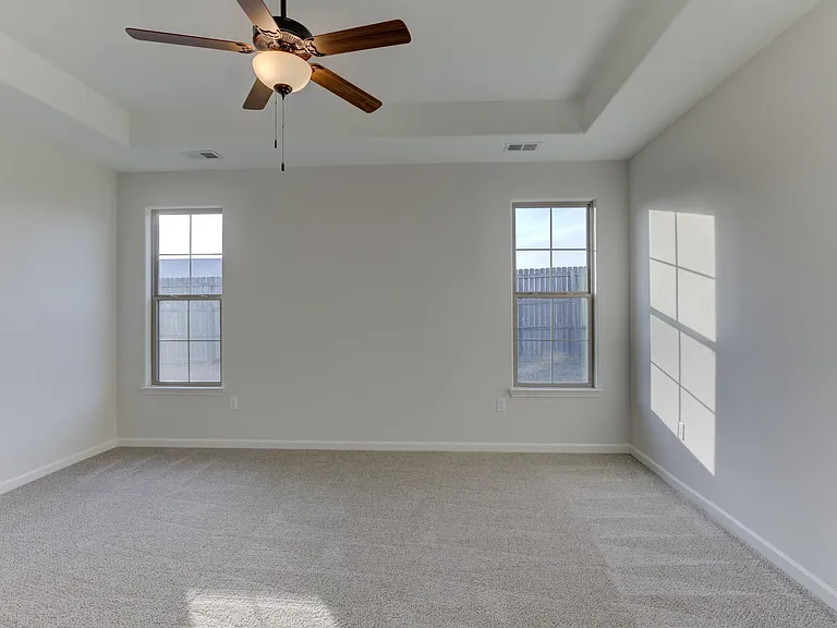 495 Maple St — Photo 16