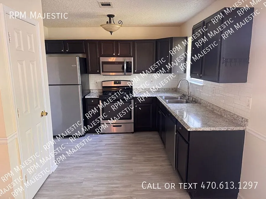 3 bed, 2.5 bath, 1826 sqft, $1,950 — Photo 4