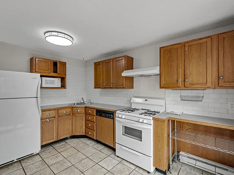 38 Beltzhoover Ave — Photo 2