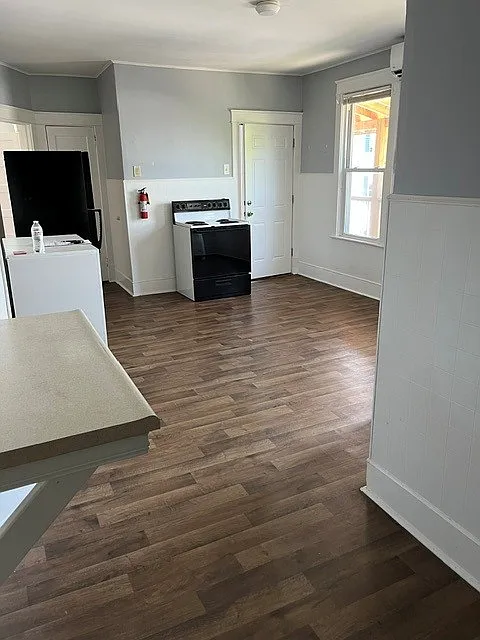 1 bed, $1,000 — Photo 2