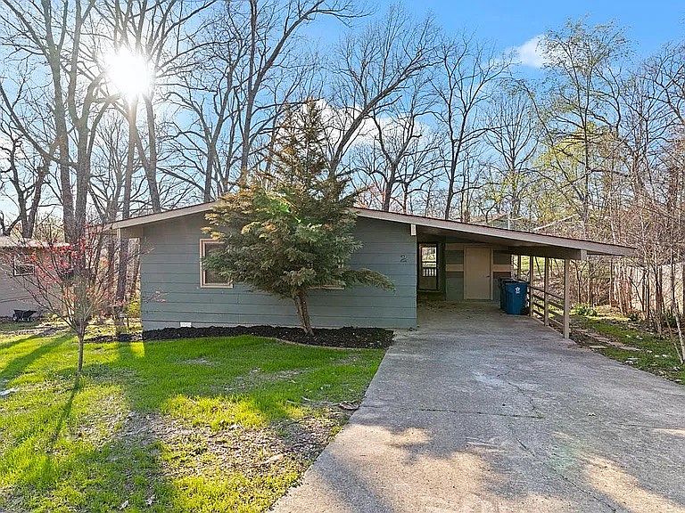1st image of 2 Cobb Cir