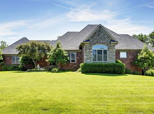 101 Cherry Hills Ln, Louisville, KY 40245