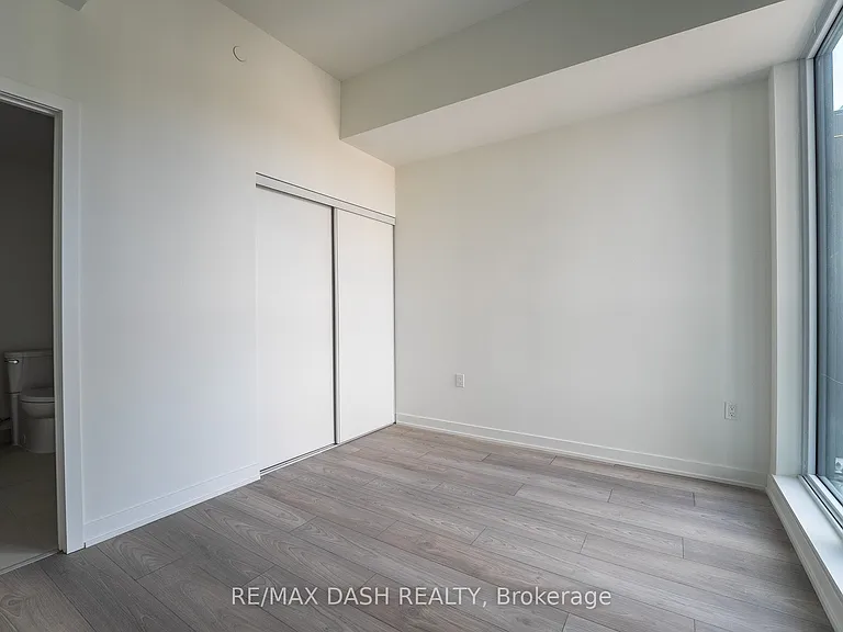 1007 The Queensway #606 — Photo 13