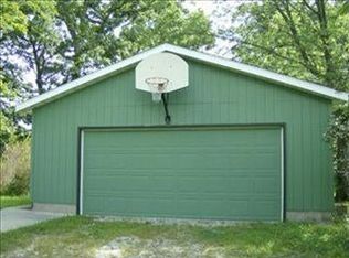 4946 Peacock Rd, Springfield, OH 45502