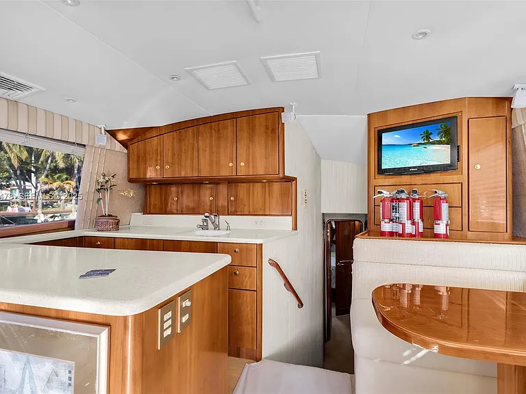 232 W Seaview Dr — Photo 64