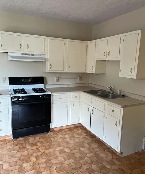 124 N 38th Ave #4 — Photo 2