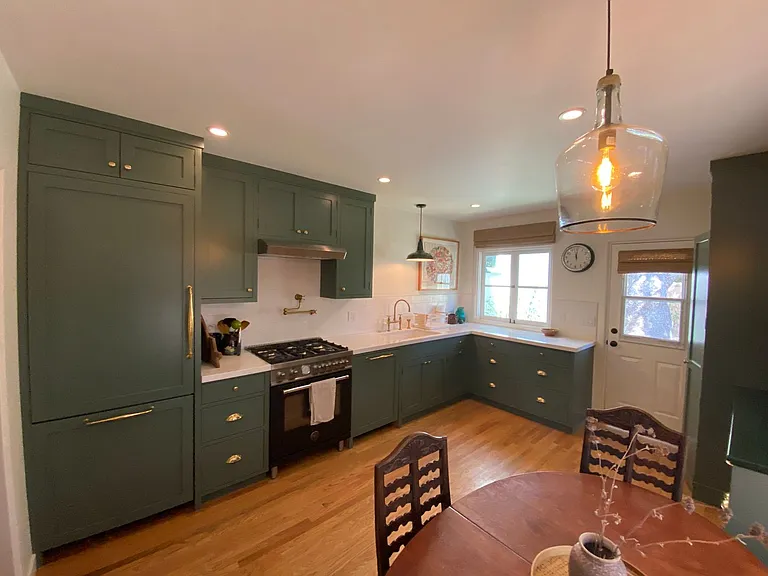 112 E Summer St — Photo 5