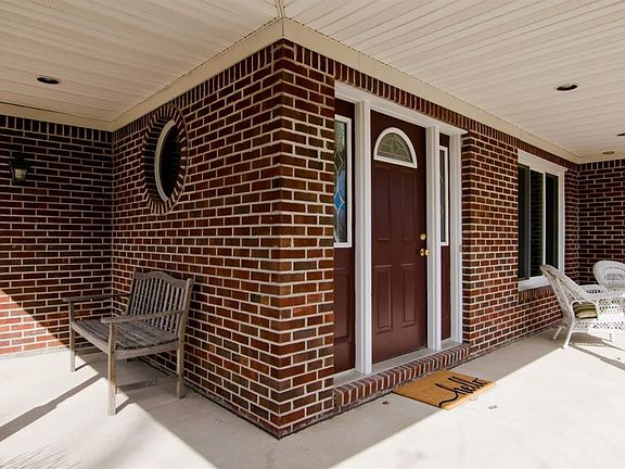 3rd image of 169 Green Hills Dr