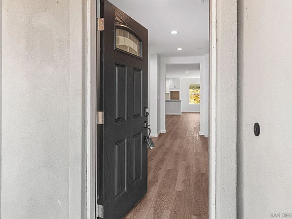 4th image of 9099 Rosedale Dr