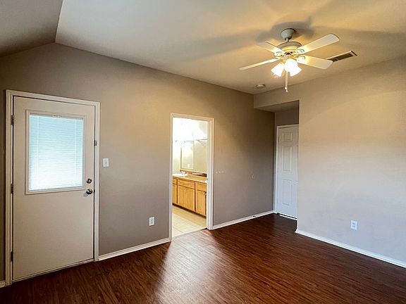 5th image of 127 Lindas Creek Ln