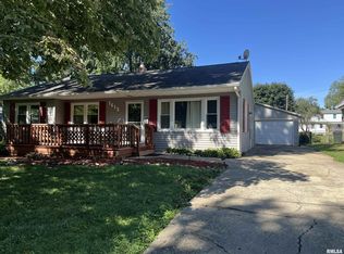 1613 Elmwood St, Jacksonville, IL 62650