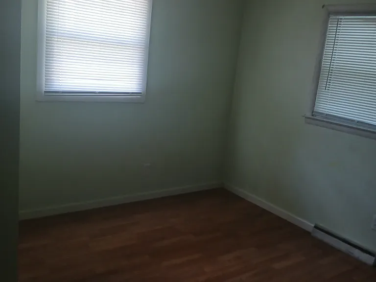 148 E Maple St — Photo 5