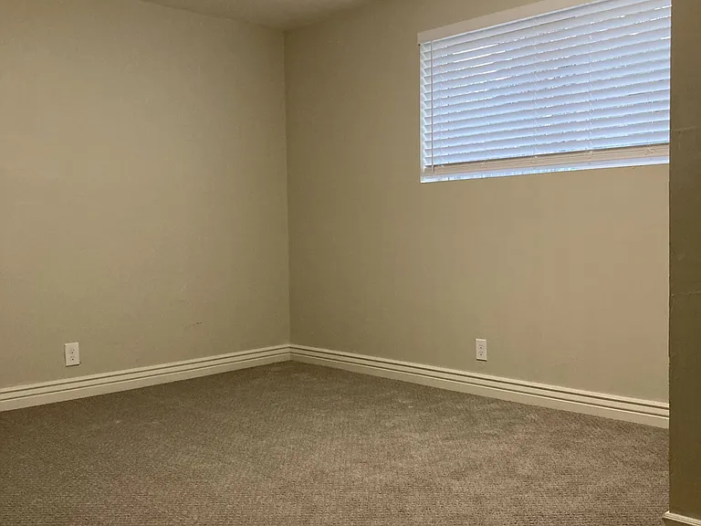 1391 E McCormick Way — Photo 7