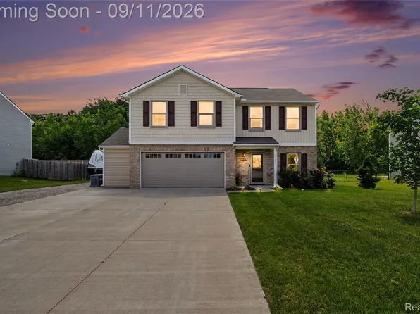 6195 Crooked River Dr, Swartz Creek, MI 48473