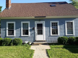 577 7th Ave, Aurora, IL 60505