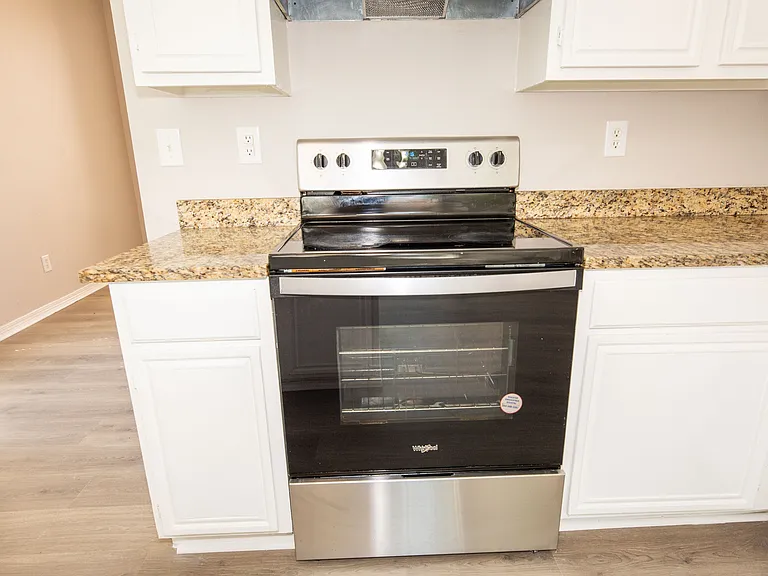 6718 Scarlet Dr — Photo 11