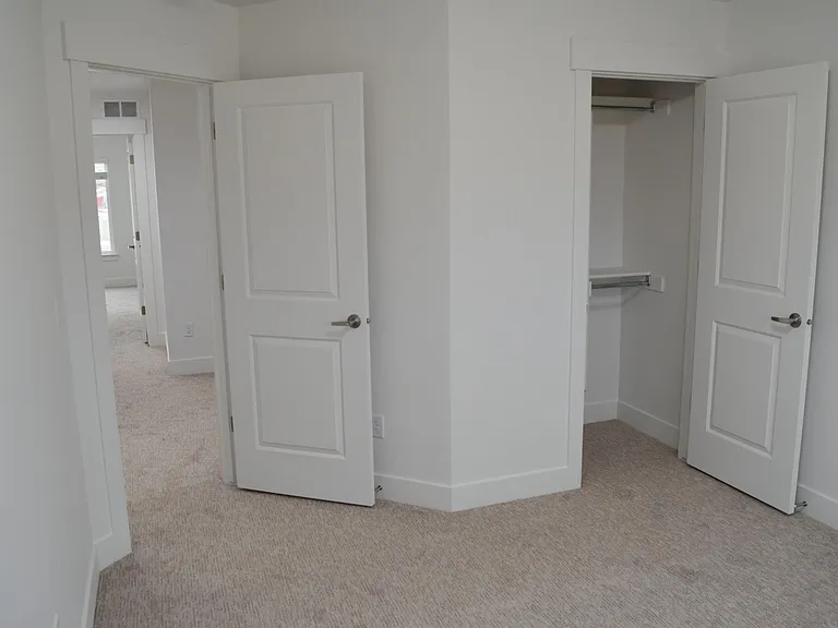 1924 E 1550 N — Photo 11